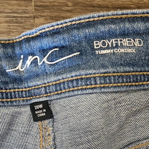 Inc Plus Boyfriend Tummy Control Jeans 20W - Picture 5 of 9